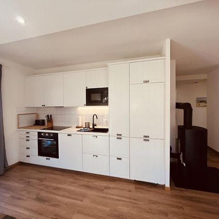 Friesia Urlaub Unterm Reetdach Fuer 4 Pers Terrasse Garten 2 Sz Борн Экстерьер фото