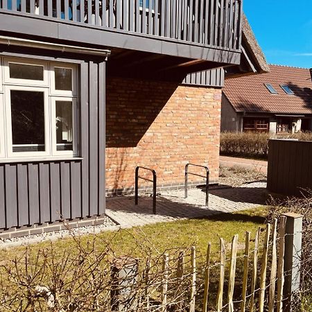 Friesia Urlaub Unterm Reetdach Fuer 4 Pers Terrasse Garten 2 Sz Борн Экстерьер фото