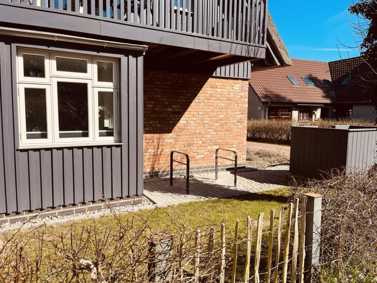 Friesia Urlaub Unterm Reetdach Fuer 4 Pers Terrasse Garten 2 Sz Борн Экстерьер фото